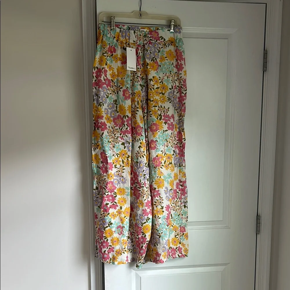 NWT Vitamin A Floral Crop Top and Pants Set - Picture 2 of 5